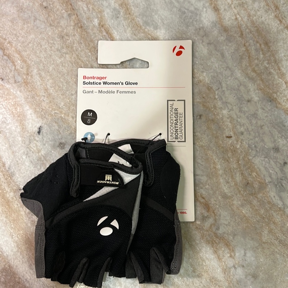 Women’s size medium Bontrager biking glove